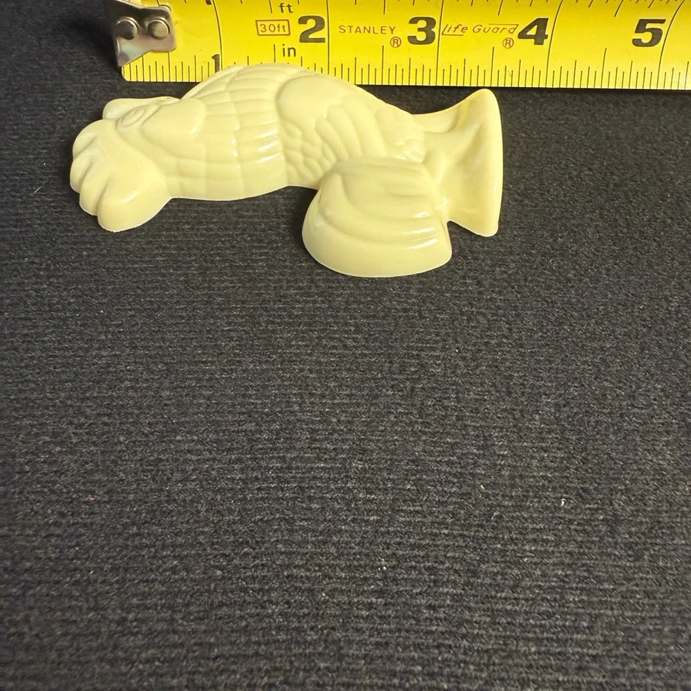Cream Rooster Shaped Decor‎ Pieces